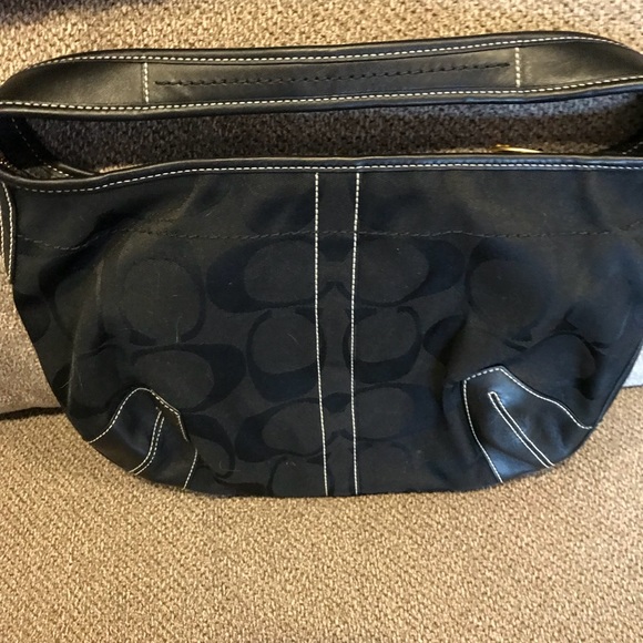 Coach Signature Shoulder bag - Picture 2 of 3